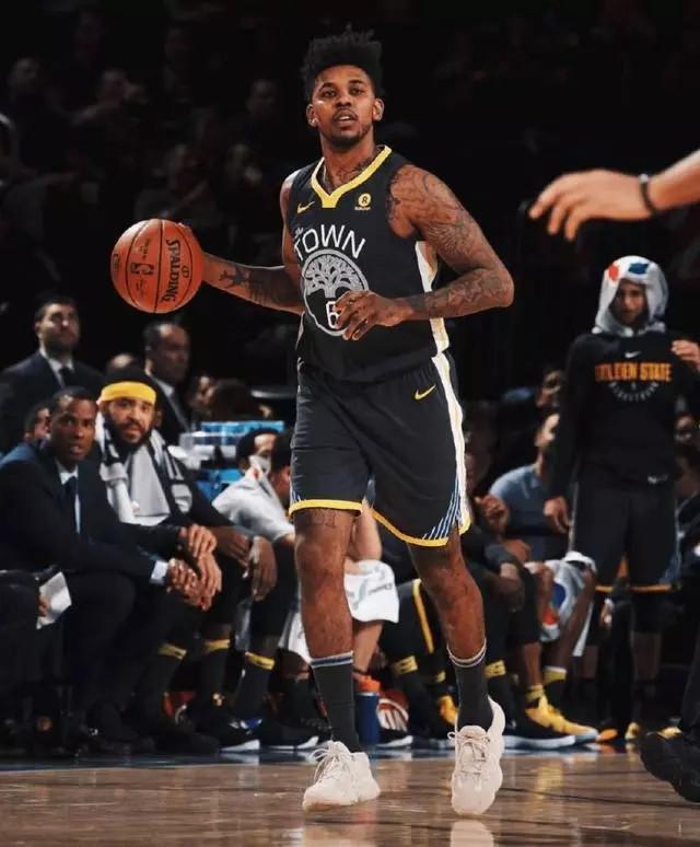 输入代码 输入代码