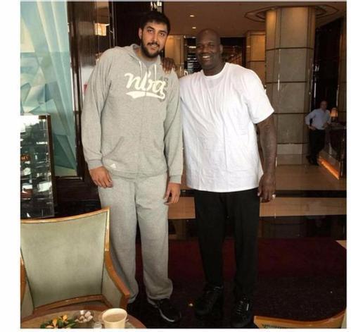 他既能背身 他既能背身